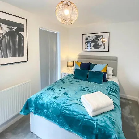 Tudors Esuites Two Bedroom House Apartment Birmingham