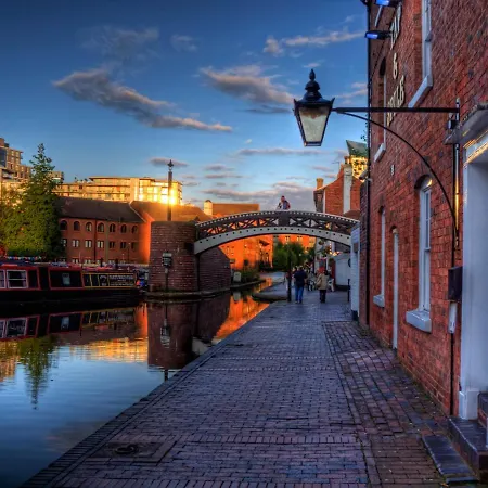 Apartment Tudors Esuites Two Bedroom House Birmingham